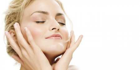 Вітамін А для обличчя — як приймати і додавати в креми або маски для сухої, жирної і комбінованої шкіри