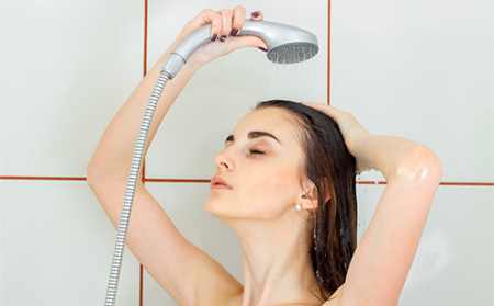 Чемерицева вода від вошей: інструкція по застосуванню при педикульозі, втирання для росту волосся