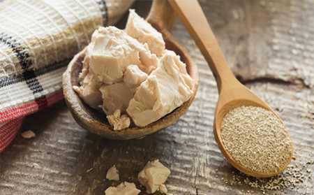 Дріжджова маска для волосся в домашніх умовах: рецепти з сухими і пивними дріжджами, відгуки