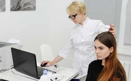 Мезотерапія для волосся: відгуки, плюси і мінуси, ефект і можливі наслідки застосування препаратів, протипоказання