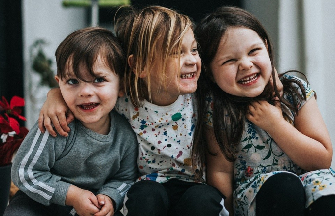 Дитина-Близнюки: докладна характеристика знака, гороскоп