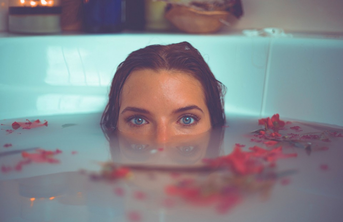 Ванна по зодіаку: як треба митися Рибам, Скорпіонам та іншим, щоб залучити успіх