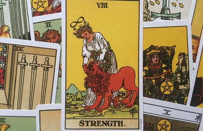 Таро Райдера-Уейта: чому їх називають революційними і чи підходять вони новачкам