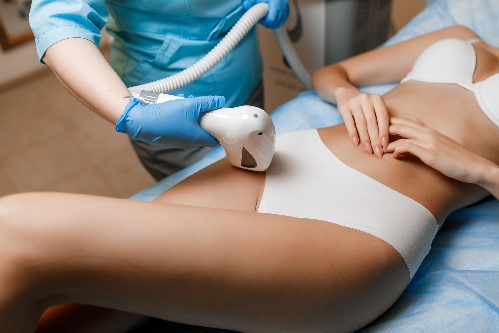 лазерна епіляція зони бікіні.