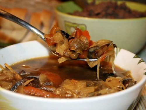 Збірна м’ясна солянка – 3 найсмачніших рецепта