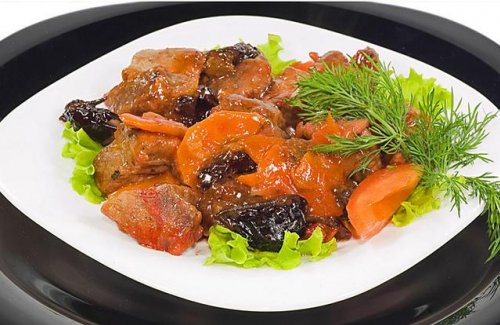 Яловичина з чорносливом – 3 найсмачніших рецепта