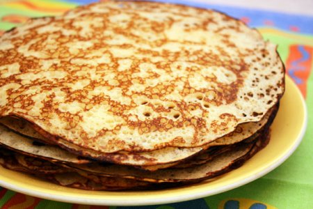 Млинці на воді – 4 найсмачніших рецепта