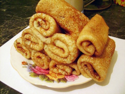 Млинці на кефірі – 4 найсмачніших рецепта