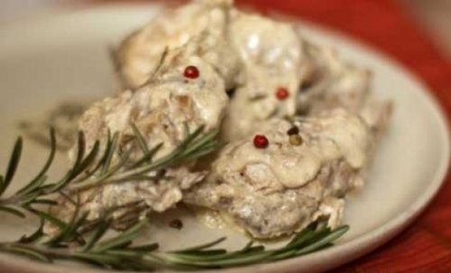 Кролик в сметані – 3 найсмачніших рецепта