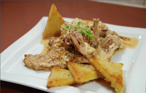 Кролик в сметані – 3 найсмачніших рецепта