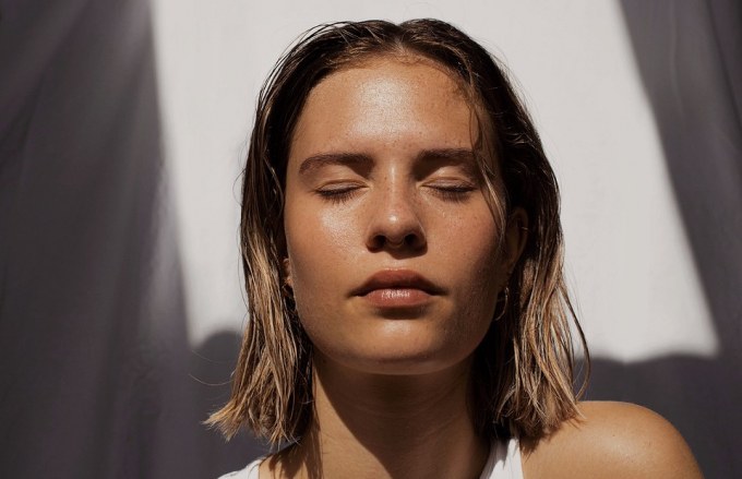 Лимонна вода: 12 причин почати пити її вранці (і цілих 8 рецептів)