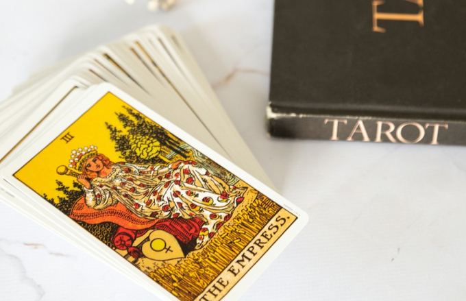 Психологічний портрет за допомогою Таро: як визначити свій аркан за датою народження (відео)