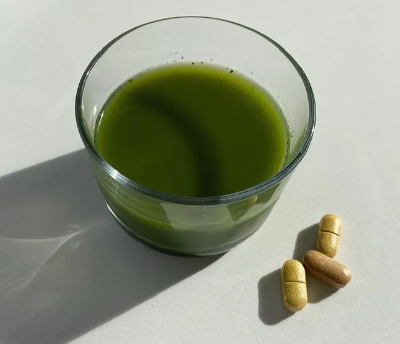 Дієтолог та генетик розповідає, як харчуватися та які добавки приймати, щоб зберегти молодість