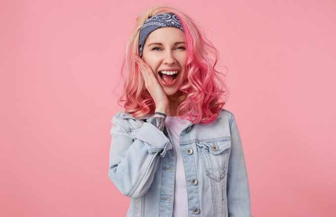 Місячний календар стрижок на листопад 2022: найкращі та найгірші дати для походу в салон