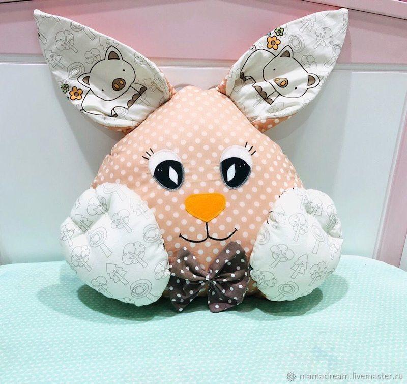 Кролик із тканини своїми руками: сувенір на Новий рік 2023