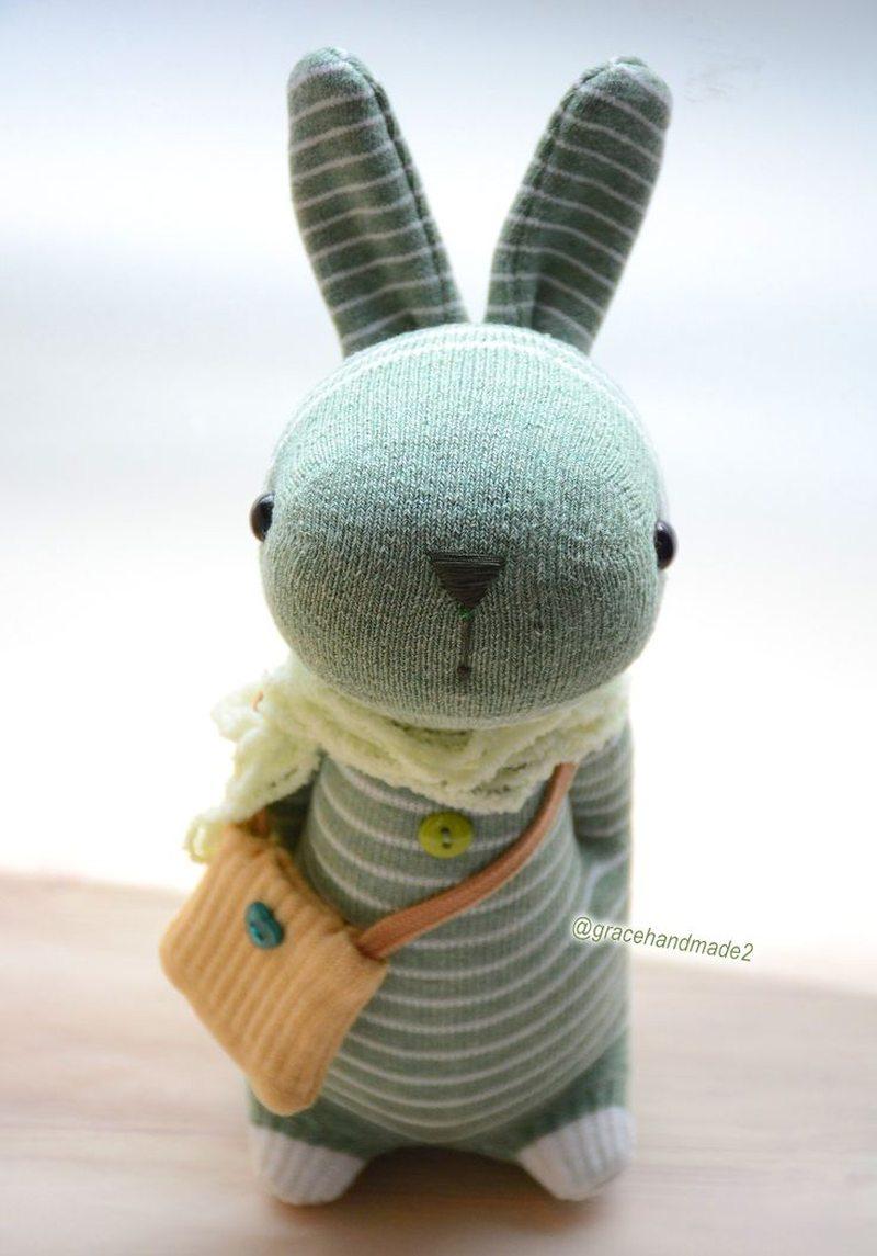 Кролик із тканини своїми руками: сувенір на Новий рік 2023