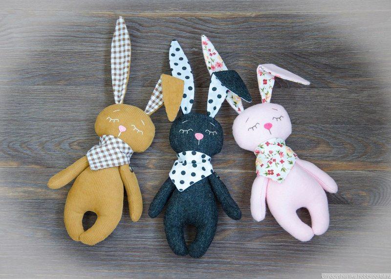 Кролик із тканини своїми руками: сувенір на Новий рік 2023