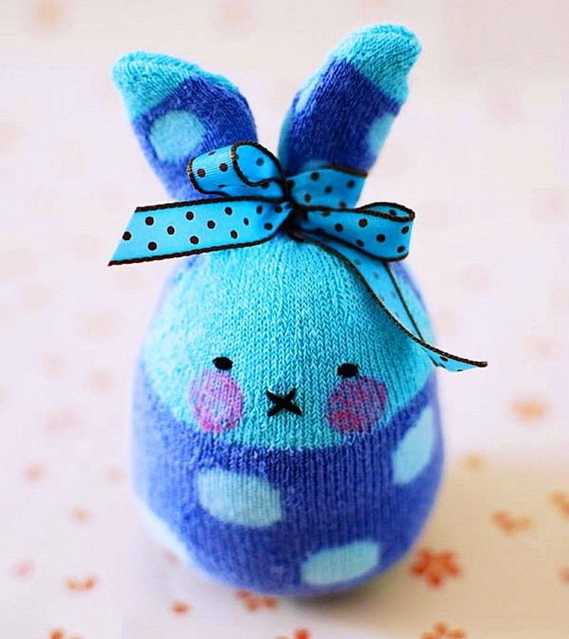 Кролик із тканини своїми руками: сувенір на Новий рік 2023