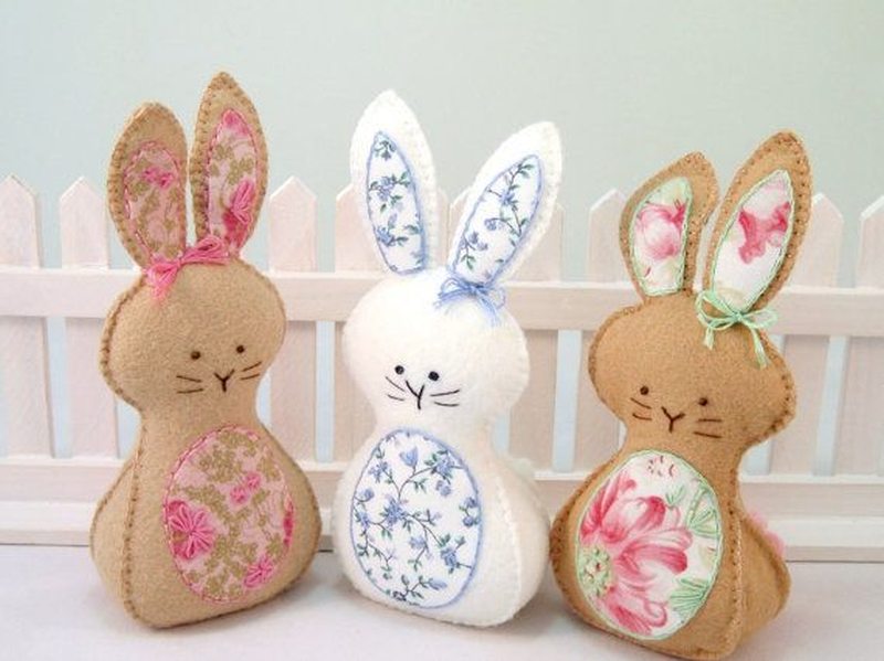 Кролик із тканини своїми руками: сувенір на Новий рік 2023