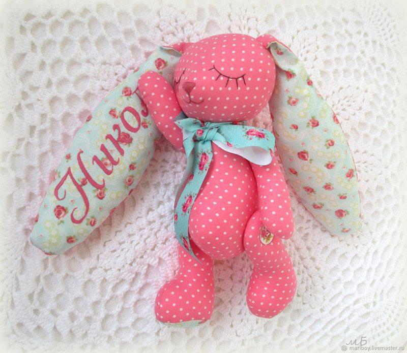 Кролик із тканини своїми руками: сувенір на Новий рік 2023