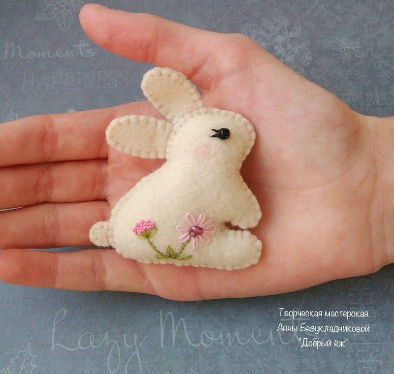 Кролики та Зайці фетру на Новий рік 2023: викрійки та фото-ідеї