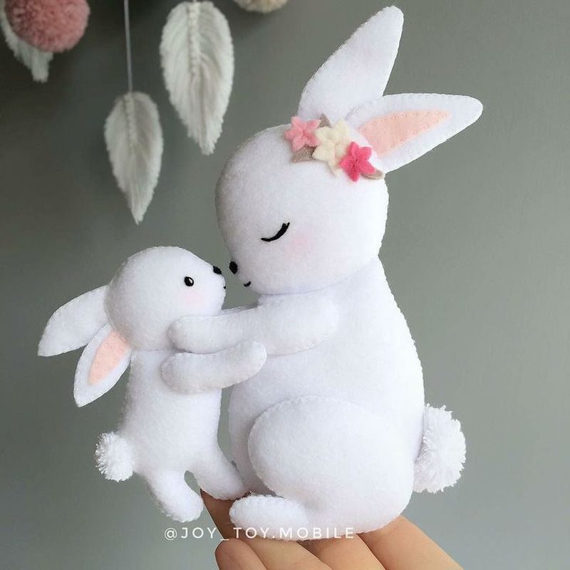 Кролики та Зайці фетру на Новий рік 2023: викрійки та фото-ідеї