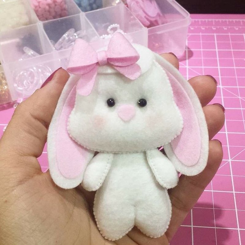 Кролики та Зайці фетру на Новий рік 2023: викрійки та фото-ідеї