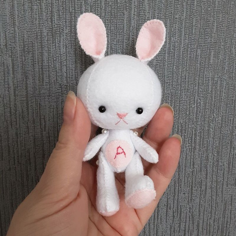 Кролики та Зайці фетру на Новий рік 2023: викрійки та фото-ідеї