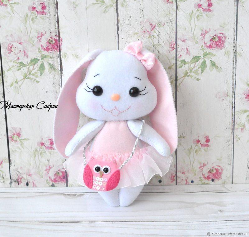 Кролики та Зайці фетру на Новий рік 2023: викрійки та фото-ідеї