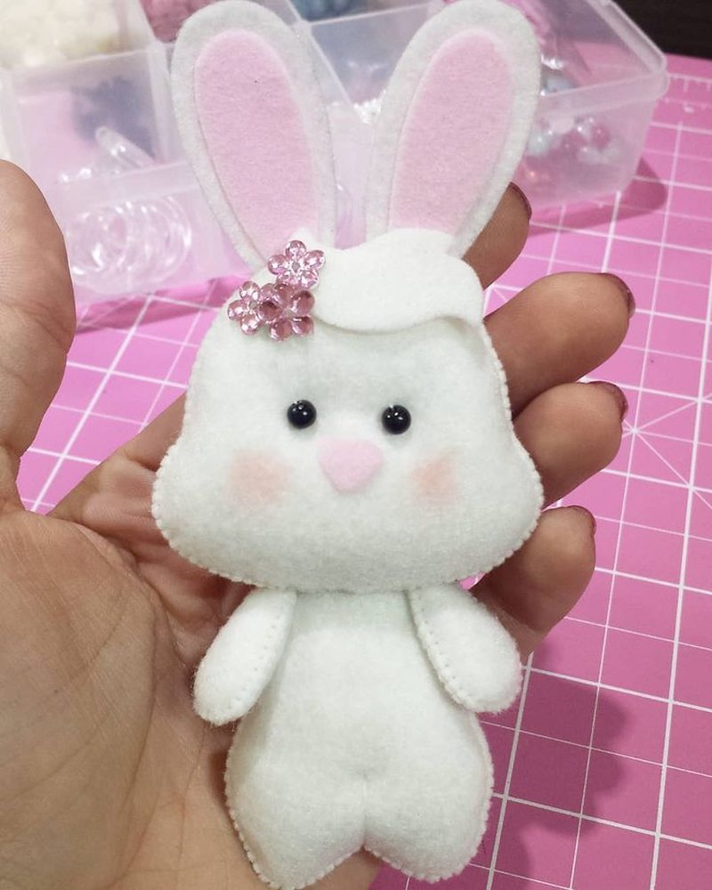 Кролики та Зайці фетру на Новий рік 2023: викрійки та фото-ідеї