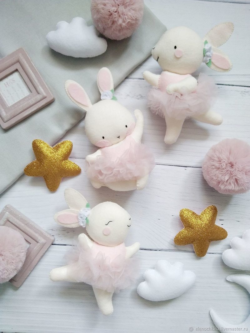 Кролики та Зайці фетру на Новий рік 2023: викрійки та фото-ідеї