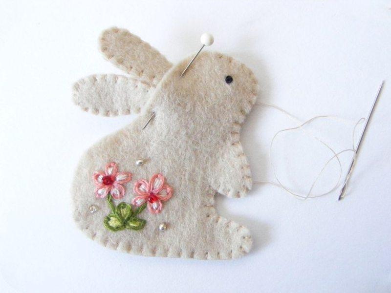 Кролики та Зайці фетру на Новий рік 2023: викрійки та фото-ідеї