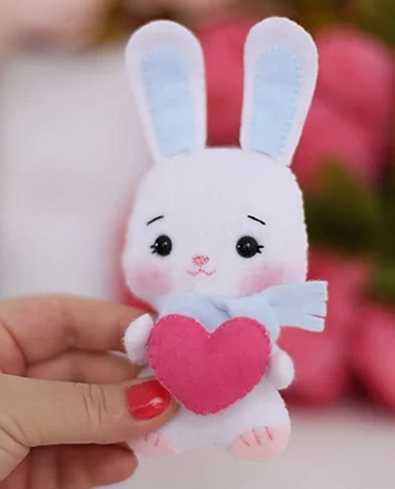 Кролики та Зайці фетру на Новий рік 2023: викрійки та фото-ідеї