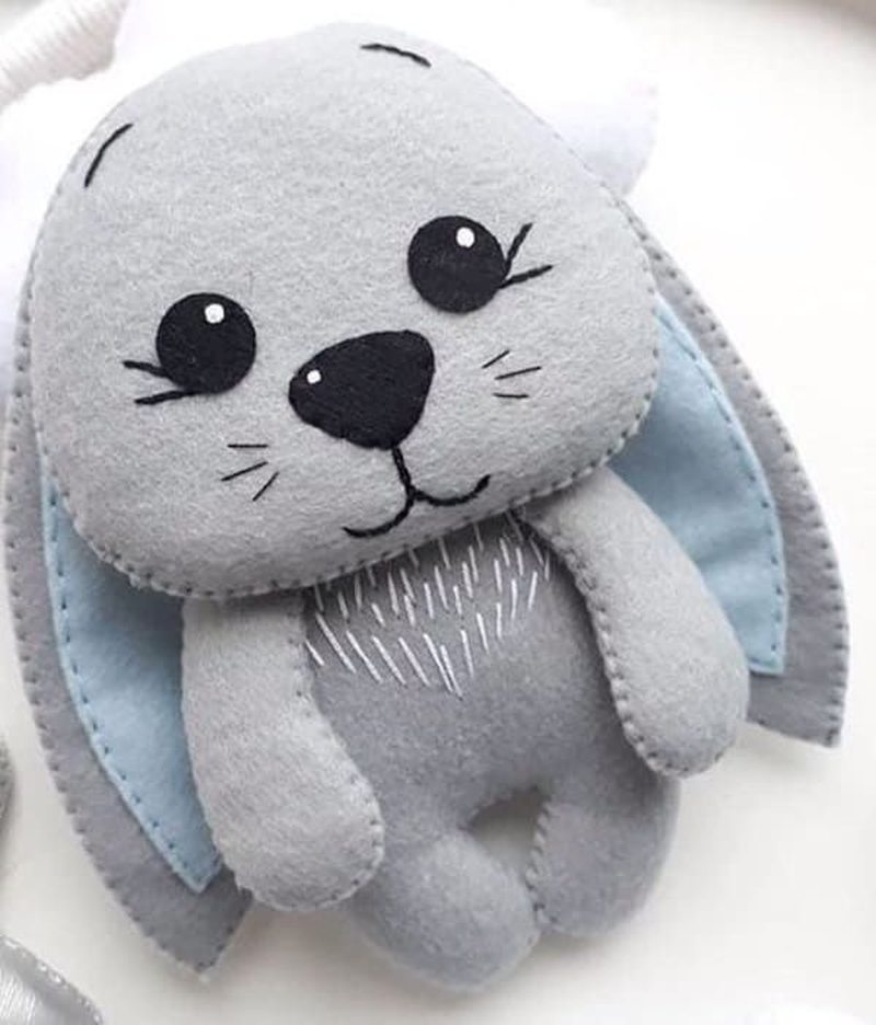 Кролики та Зайці фетру на Новий рік 2023: викрійки та фото-ідеї