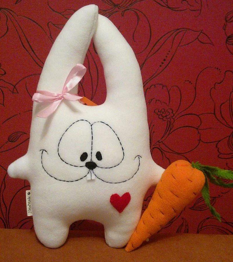 Кролики та Зайці фетру на Новий рік 2023: викрійки та фото-ідеї