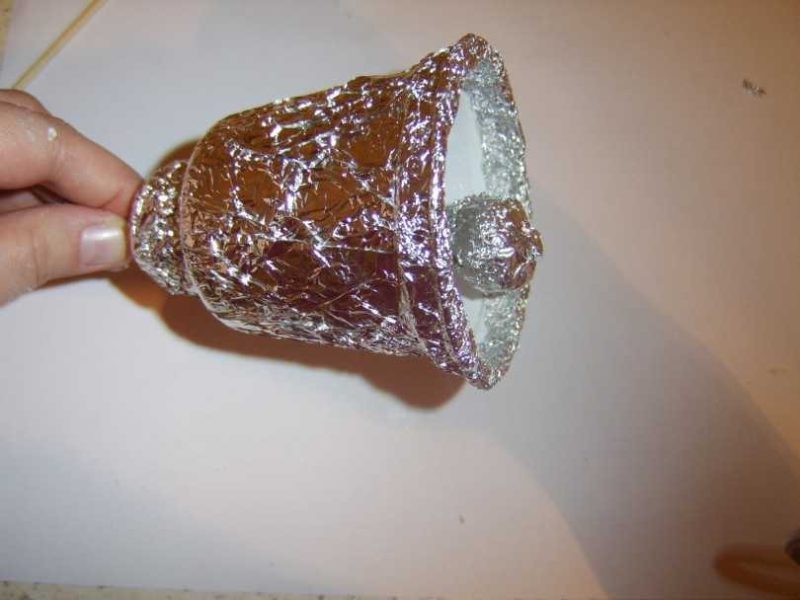 Новорічні вироби зі стаканчиків своїми руками: найкращі ідеї 2023