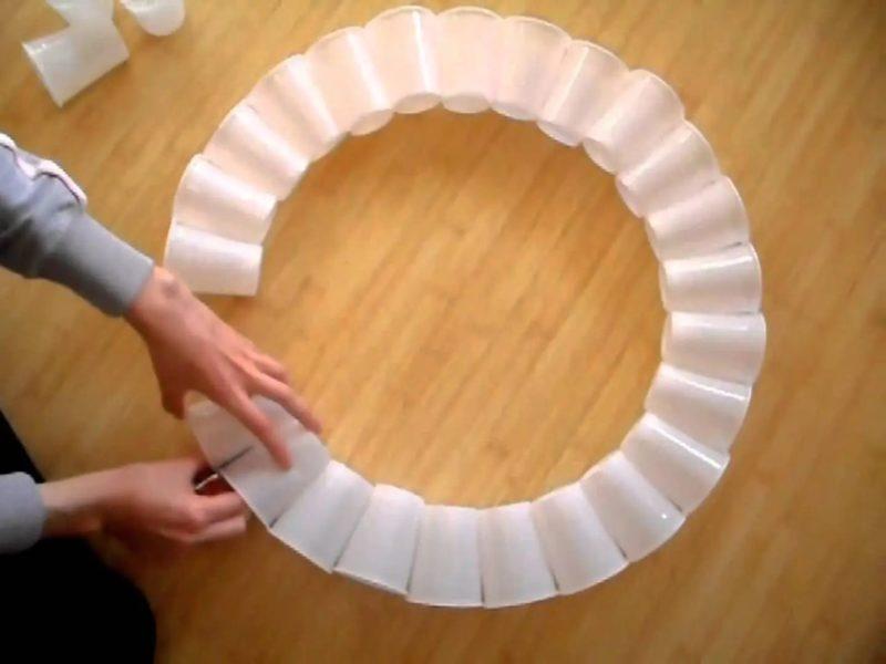 Новорічні вироби зі стаканчиків своїми руками: найкращі ідеї 2023