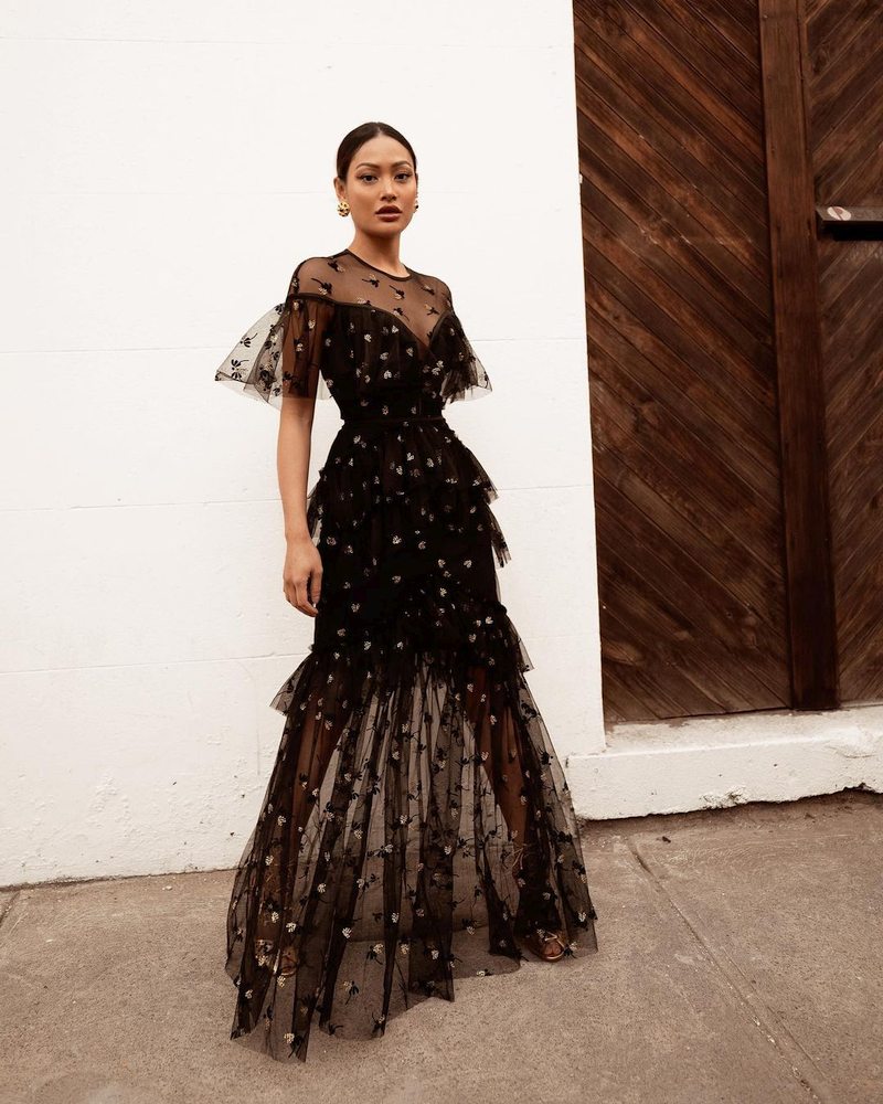 Сукні на Новий рік 2023: фото-новинки для жінок та дівчат