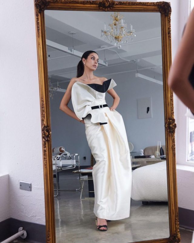 Сукні на Новий рік 2023: фото-новинки для жінок та дівчат