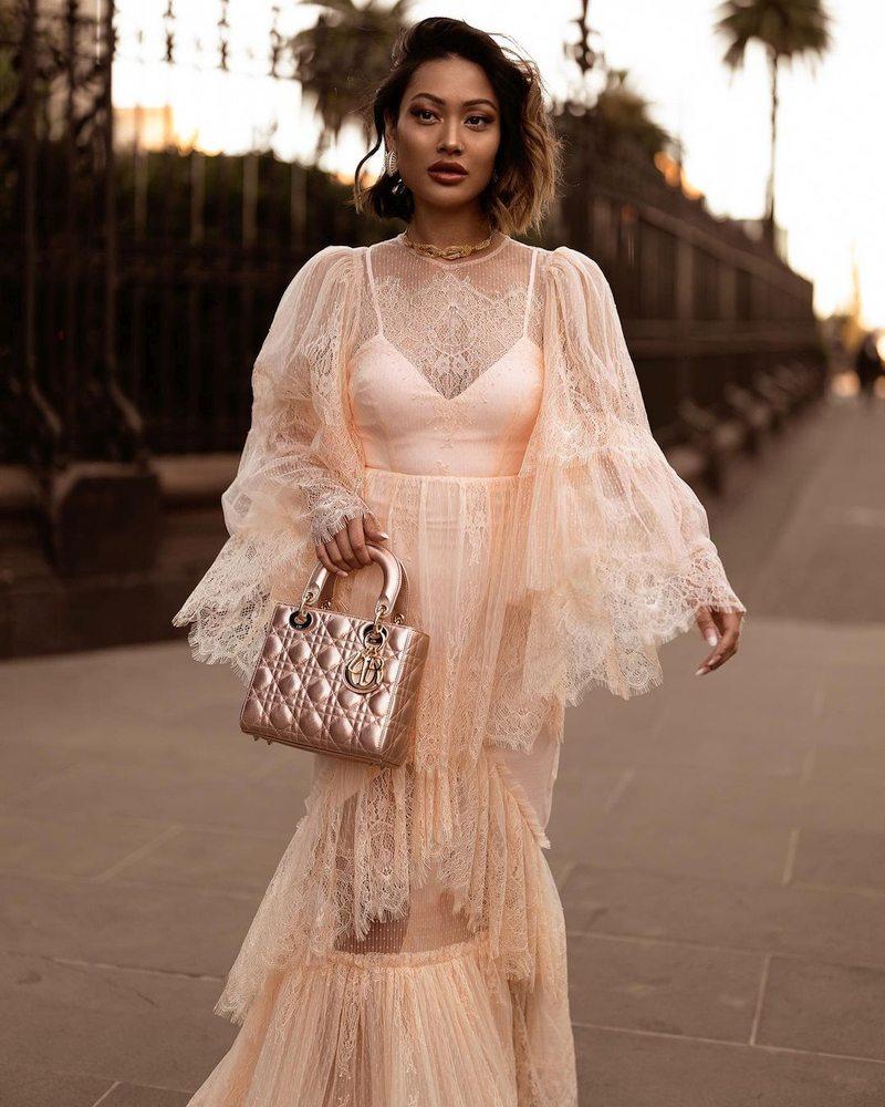 Сукні на Новий рік 2023: фото-новинки для жінок та дівчат