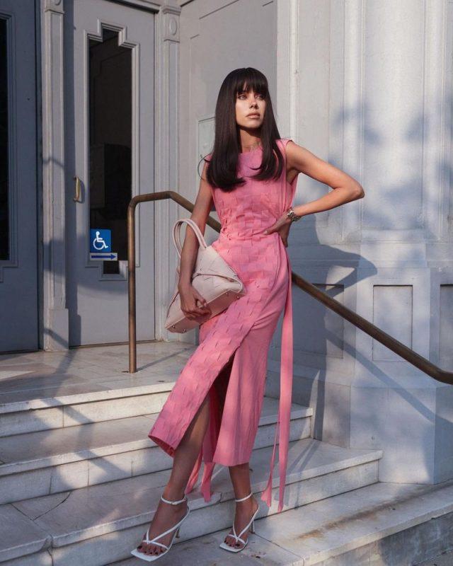 Сукні на Новий рік 2023: фото-новинки для жінок та дівчат