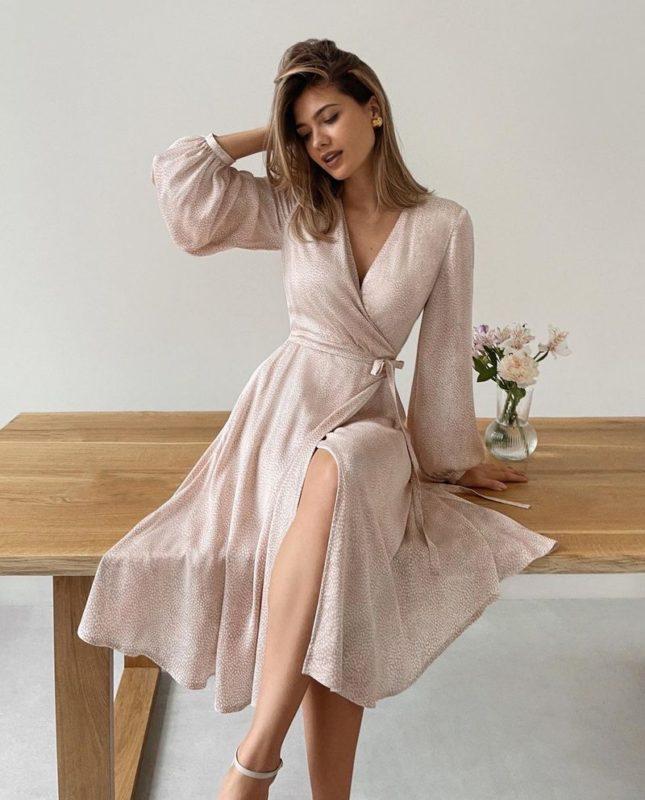 Сукні на Новий рік 2023: фото-новинки для жінок та дівчат