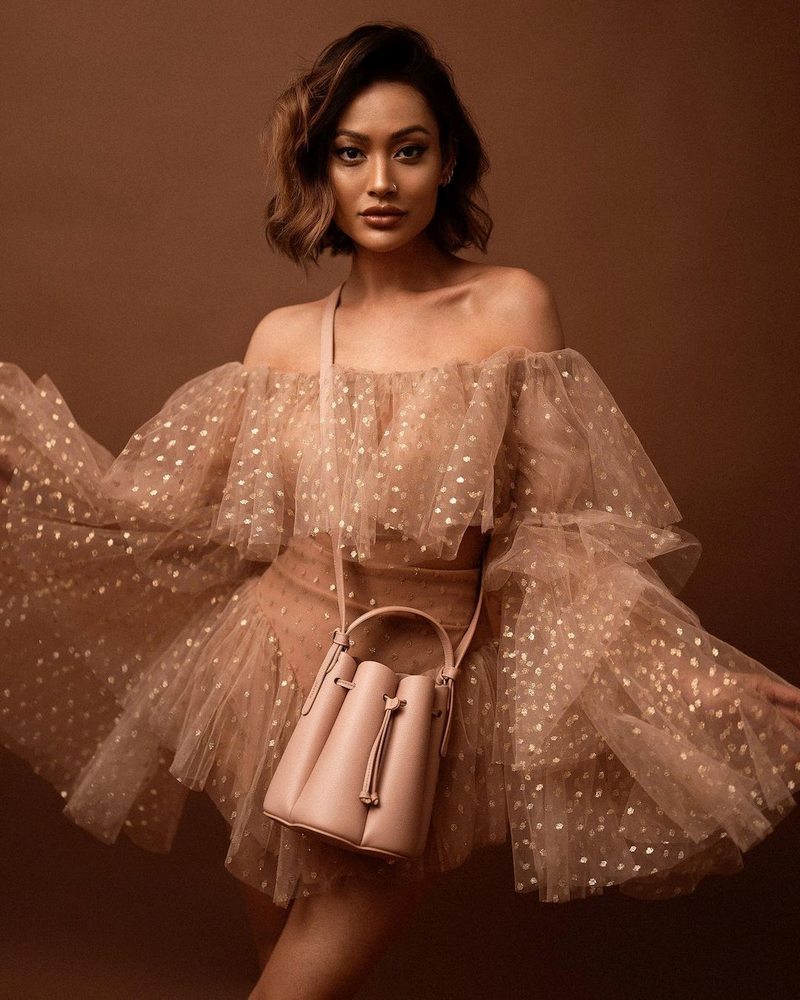 Сукні на Новий рік 2023: фото-новинки для жінок та дівчат