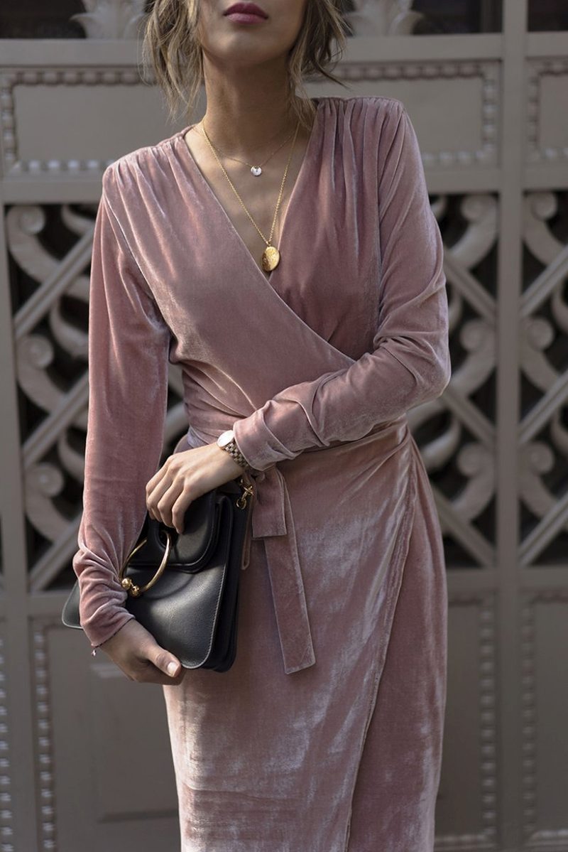 Сукні на Новий рік 2023: фото-новинки для жінок та дівчат