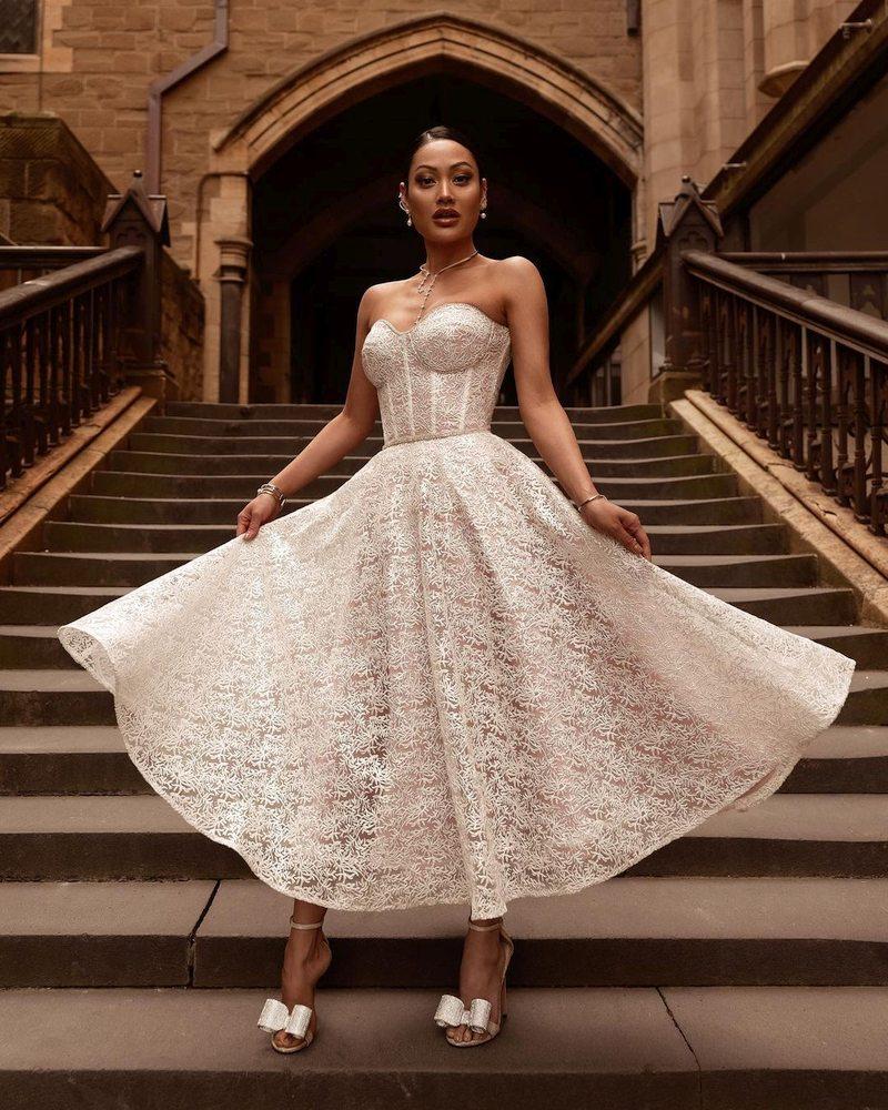 Сукні на Новий рік 2023: фото-новинки для жінок та дівчат