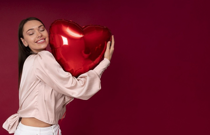 4 знаки зодіаку, які зустрінуть кохання у грудні (але не факт, що скористаються цим шансом)