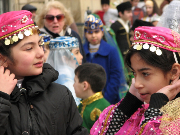 Азербайджанські жіночі імена: список імен, походження, значення, переклад та характеристика