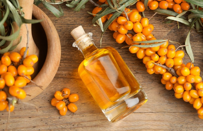 Застосування масло обліпихи: 12 головних властивостей для здоров'я та краси та правила використання