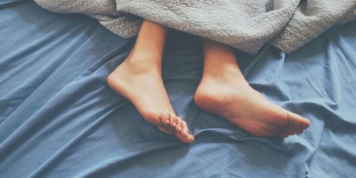 Артерії в небезпеці: Названа найгірша поза для сну