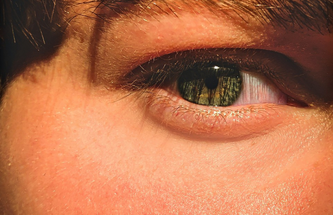 До чого свербить око: розбір прийме для жінок і чоловіків по днях тижня